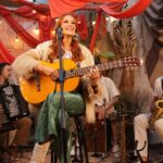 “LEVO A PARAÍBA COMIGO EM TUDO QUE CANTO”, DIZ SOFIA GAYOSO AO REVISITAR SUAS RAÍZES NORDESTINAS NO EP “DIFERENTE (ACÚSTICO)”