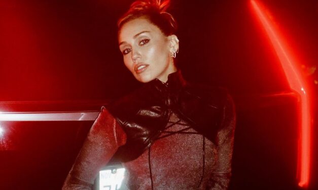MILEY CYRUS LANÇA CLIPE DE “DREAM AS ONE”, CANÇÃO QUE INTEGRA A TRILHA SONORA DO FILME “AVATAR: FIRE AND ASH”