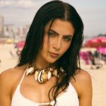 AMIR SLAMA SE UNE PELA SEGUNDA VEZ COM JADE PICON E LANÇAM COLEÇÃO QUE DIALOGA COM DESIGN AUTORAL E COMPORTAMENTO