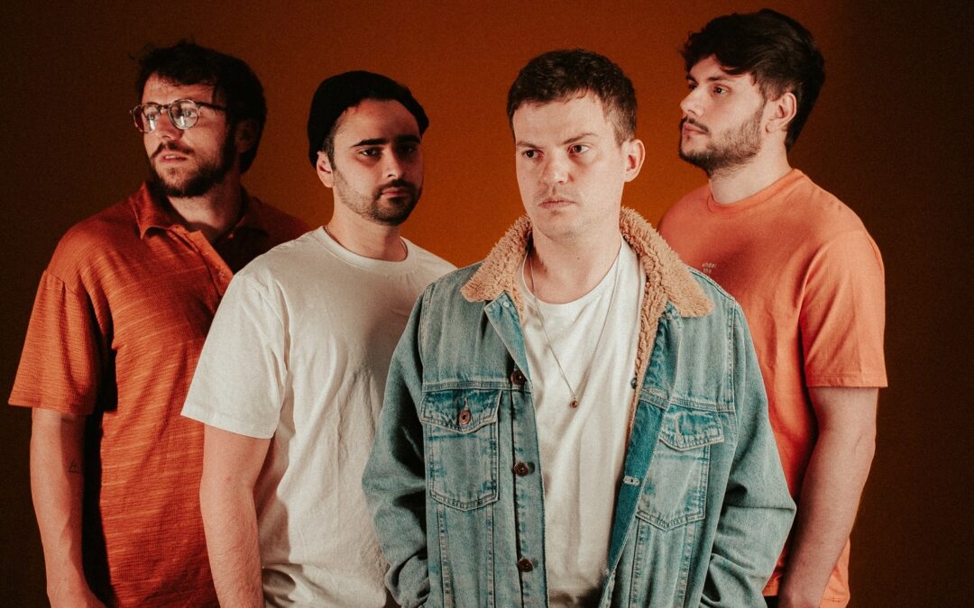 CARVEL ABRE ESPAÇO PARA NOVOS TIMBRES E ANTECEDE NOVO ÁLBUM COM O CLIPE DO SINGLE “PRESO EM VOCÊ”