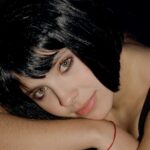 FLOR GIL REVISITA CLÁSSICOS DA MÚSICA BRASILEIRA COM UM INTERLÚDIO ORIGINAL NO EP “MELÍFLUA”