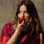 PARIS PALOMA REJEITA A FANTASIA MASCULINA E REIVINDICA SUA IMAGEM NO CLIPE DO SINGLE “GOOD GIRL”