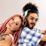 “TODO FIM É UM NOVO COMEÇO, TODA QUEDA LHE PÕE DE PÉ”, DIZ O REFRÃO DE “MANDINGA”, NOVO SINGLE DE ANA CACIMBA COM LÉO DA BODEGA