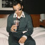 HARRY STYLES DIVULGA CLIPE DE “APERTURE”, SINGLE PRINCIPAL DE SEU PRÓXIMO ÁLBUM “KISS ALL THE TIME. DISCO, OCCASIONALLY”