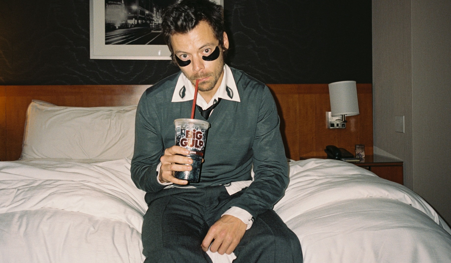 HARRY STYLES DIVULGA CLIPE DE “APERTURE”, SINGLE PRINCIPAL DE SEU PRÓXIMO ÁLBUM “KISS ALL THE TIME. DISCO, OCCASIONALLY”