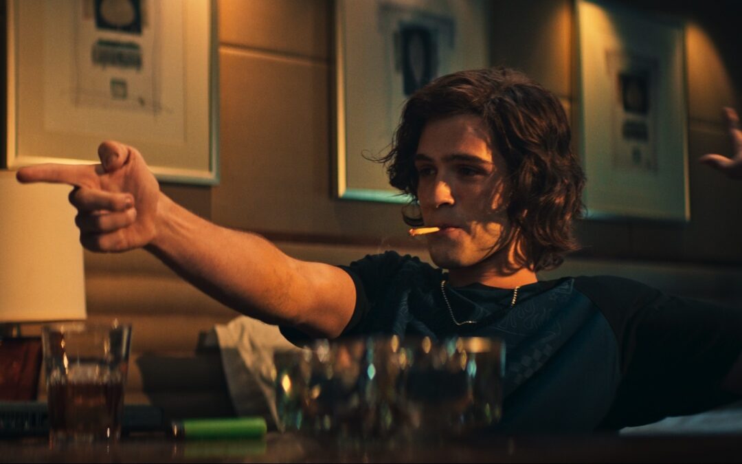 JOÃO GUILHERME INTERPRETA UM DOS MAIORES HACKERS BRASILEIRO NO LONGA “O REI DA INTERNET” QUE ACABA DE GANHAR TRAILER