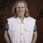 HUMBERTO GESSINGER CELEBRA A CHEGADA DO PRIMEIRO NETO COM A CANÇÃO “JANEIRO 26”