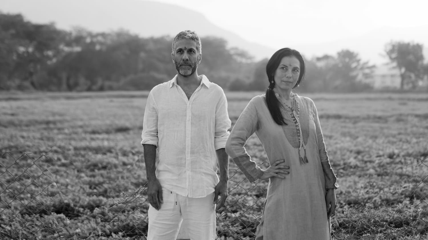 KOSMIK BAND REPRESENTA A IDEIA DE CONEXÃO DA ALMA E A CONSCIÊNCIA QUE ESTÁ ALÉM DO INTELECTO NO MANTRA “AHAM BRAHMASMI”