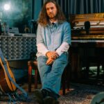 VITOR KLEY LIBERA O ÁLBUM “AS PEQUENAS GRANDES COISAS AO VIVO NA COLINA” COM A INÉDITA “NÓS DOIS”