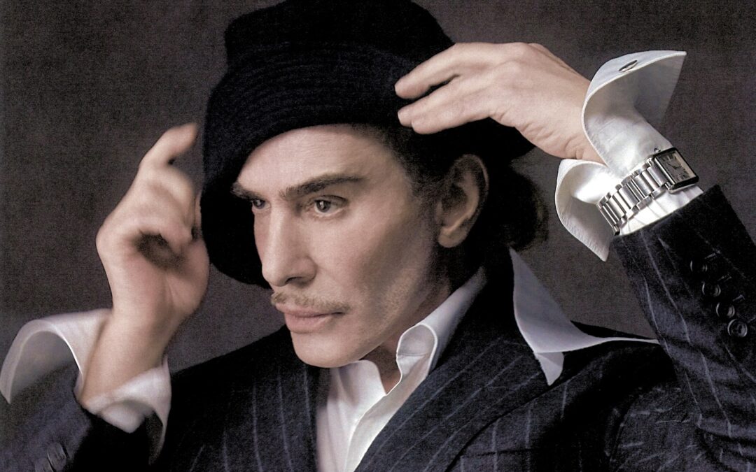 JOHN GALLIANO ASSUME CRIAÇÃO DE COLEÇÕES SAZONAIS DA VAREJISTA ZARA