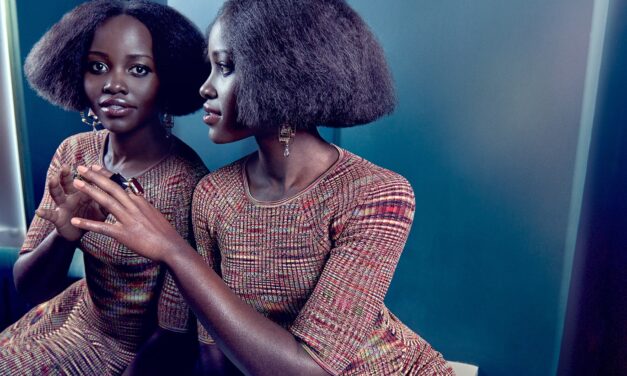 DO CLÁSSICO AO OUSADO – LUPITA NYONG’O FAZ USO CONSCIENTE DE SUA VISIBILIDADE PARA DESTACAR TEMAS DE RELEVÂNCIA