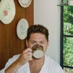 NIALL HORAN ANUNCIA SEU QUARTO ÁLBUM SOLO COM A CHEGADA DA INTIMISTA FAIXA HOMÔNIMA “DINNER PARTY”