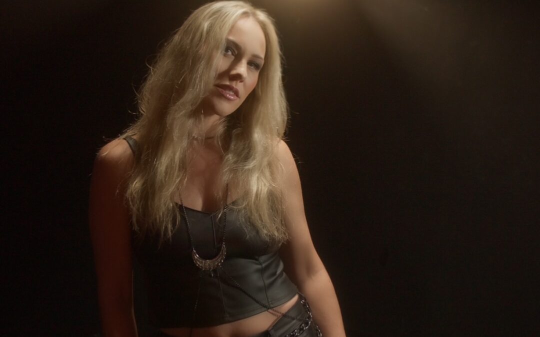 VIVI ZANROSSO APRESENTA O EP “ON TRACK” COM A FAIXA DE ABERTURA “AND IF” QUE EXPLORA DILEMAS INTERPESSOAIS