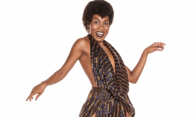 “PRAZER, ZEZÉ! O MUSICAL” ENALTECE VIDA E OBRA DE ZEZÉ MOTTA E SUA IMPORTÂNCIA PARA A ARTE BRASILEIRA