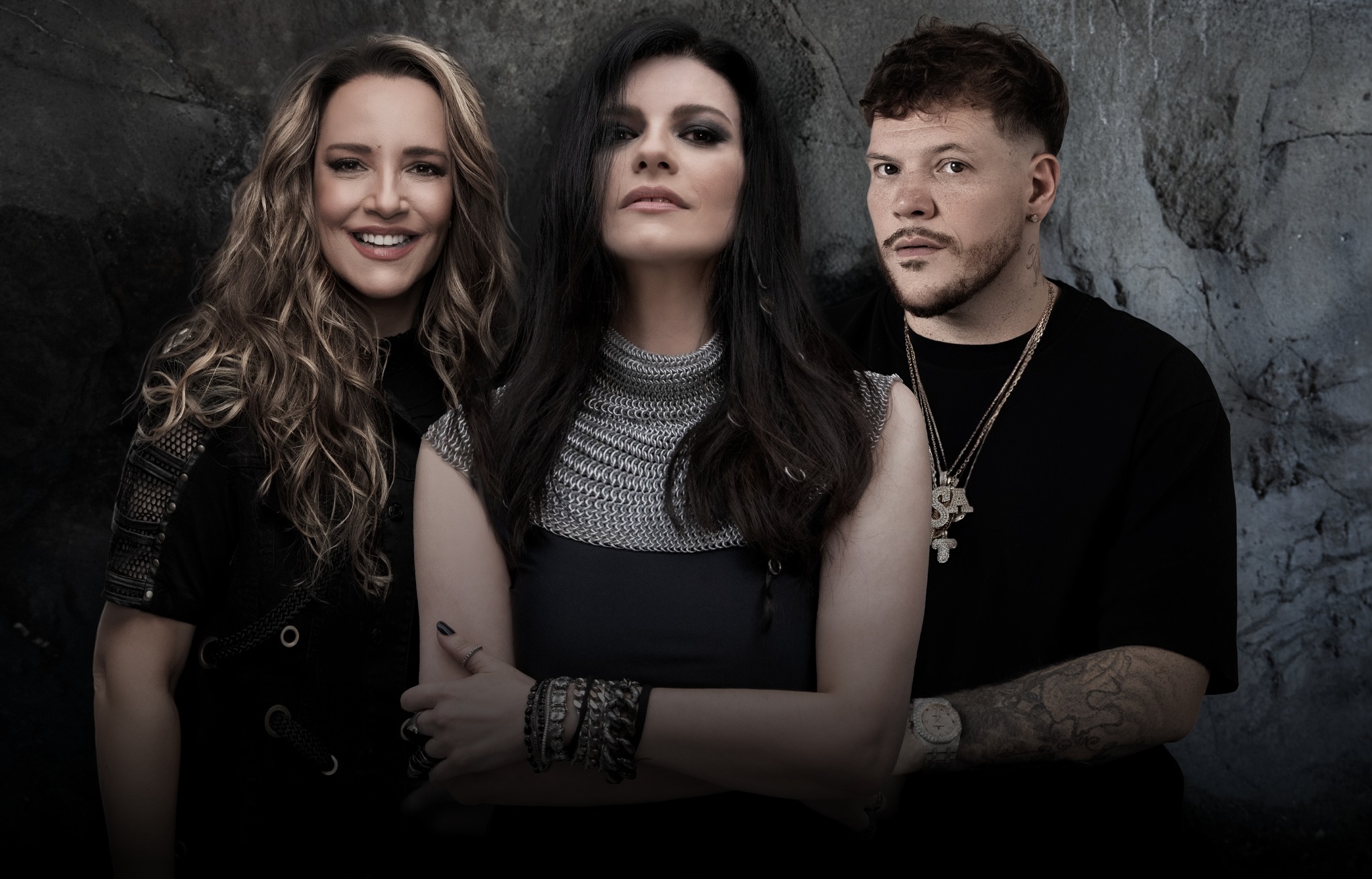 AO LADO DE ANA CAROLINA E FERRUGEM, LAURA PAUSINI DIVULGA O CLIPE DE “QUEM DE NÓS DOIS”