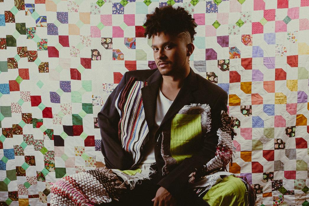 MICHAEL PIPOQUINHA CELEBRA INFLUÊNCIAS AFRICANAS COM EXPERIÊNCIA ÍNTIMA NA CANÇÃO “MAMÃE LUIZA”