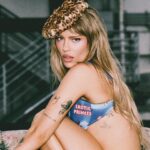 “BRUTAL PARAÍSO” ARTICULA REFERÊNCIAS DA BOSSA NOVA, FUNK E POP PARA NARRAR UM PERCURSO QUE VAI DA DESILUSÃO À AUTOACEITAÇÃO