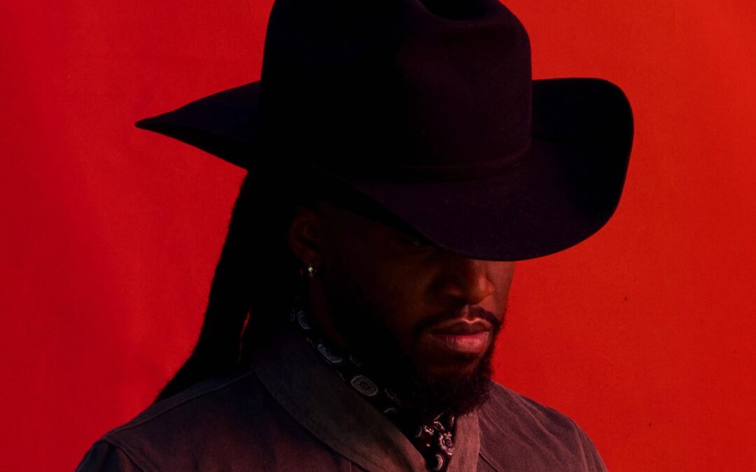SHABOOZEY TRADUZ O ESPIRÍTO FATALISTA QUE GUIA A NARRATIVA DE SEU NOVO ÁLBUM COM A FAIXA “BORN TO DIE”