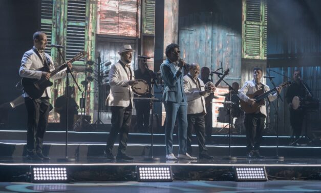 CELEBRANDO 80 ANOS DE CARREIRA, DEMÔNIOS DA GAROA APRESENTA A GRAVAÇÃO INÉDITA DE “DESPEJO DA FAVELA” AO LADO DE SEU JORGE