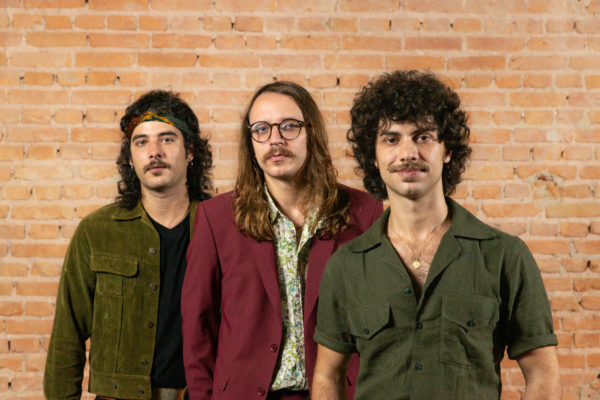 COLOMY INCIA NOVA FASE DA CARREIRA E ANTECEDE O SEGUNDO ÁLBUM DE ESTÚDIO COM A CANÇÃO “CAUSAS NATURAIS”