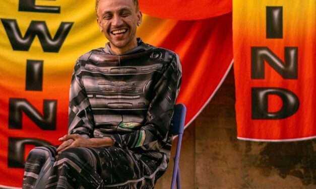 NOVISSIMO EDGAR BUSCA MAIS SENSAÇÕES QUE MENSAGENS DIRETAS EM UM MERGULHO NA CULTURA SOUND SYSTEM NO ÁLBUM “REWIND”