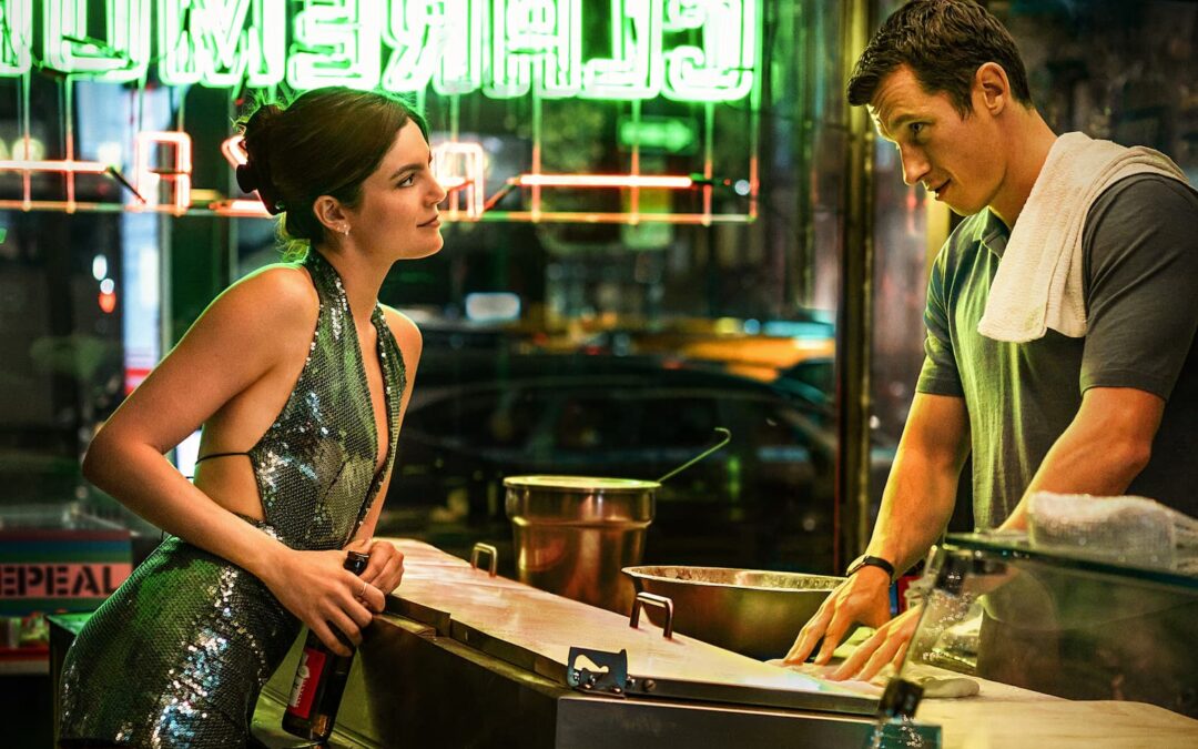 MONICA BARBARO E CALLUM TURNER ESTÃO EM BUSCA DE UM NOVO AMOR NO TRAILER DA COMÉDIA ROMÂNTICA “SÓ POR UMA NOITE”