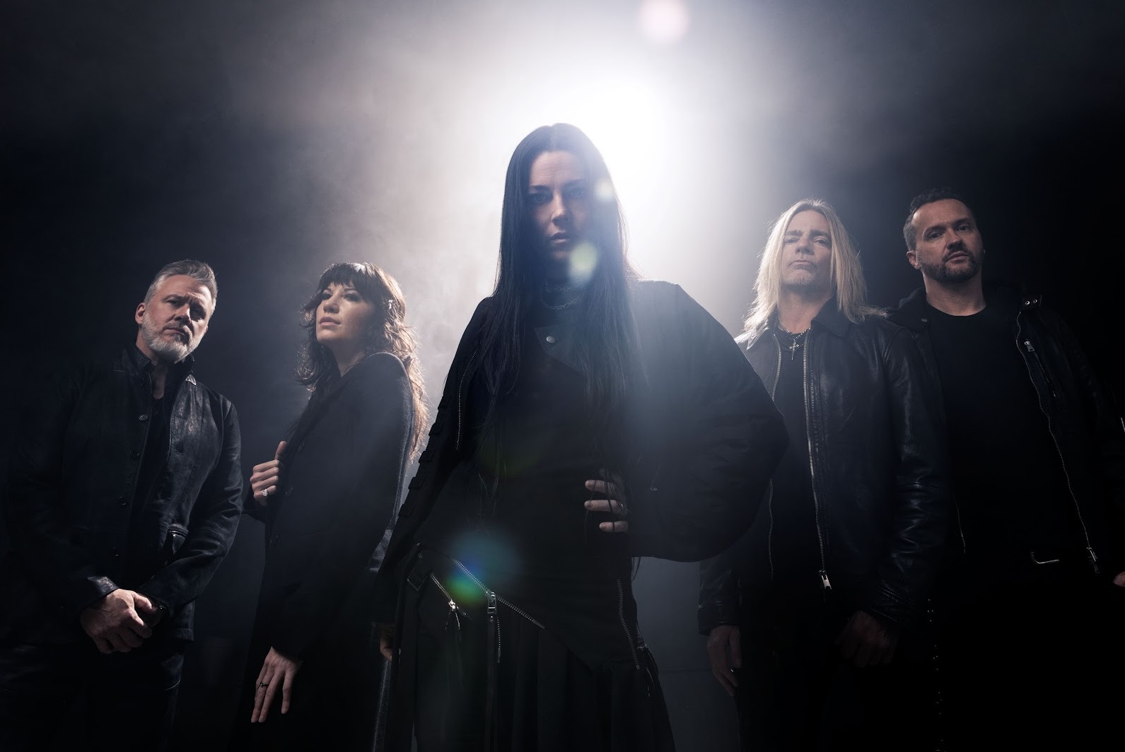 EVANESCENCE ESTÁ DE VOLTA E ANTECIPA O AGUARDADO ÁLBUM “SANCTUARY” COM A FAIXA “WHO WILL YOU FOLLOW”