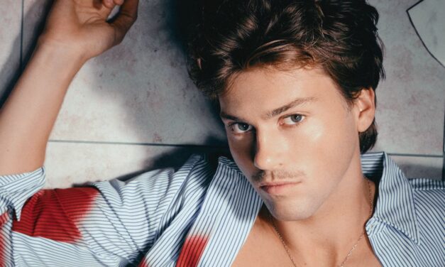 RUEL CAPTURA O QUE É AMAR ALGUÉM QUE FAZ MAL A VOCÊ EM “HATE MYSELF”, SINGLE QUE INTEGRA A SEGUNDA PARTE DE SEU ÁLBUM