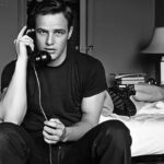 EFEITO MARLON BRANDO – COMO O ATOR TRANSFORMOU AS ROUPAS DE BAIXO EM SÍMBOLO DE SEX APPEAL