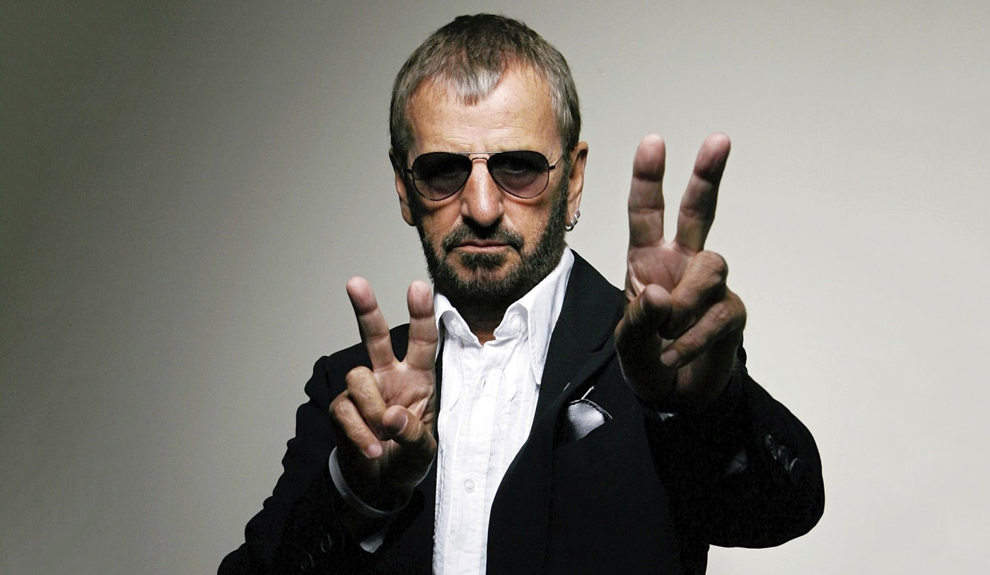 RINGO STARR EXPLORA SONORIDADES CONTEMPORÂNEAS SEM PERDER SUA ESSÊNCIA NO ÁLBUM DE INÉDITAS “LONG LONG ROAD”