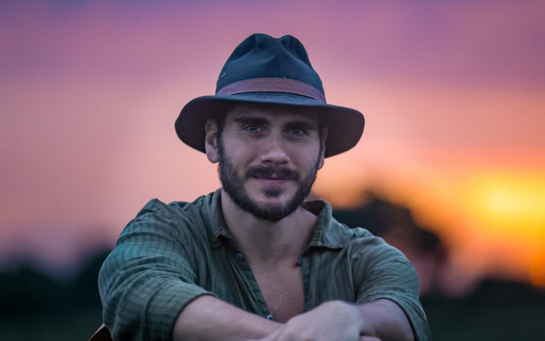 “UM REPERTÓRIO COM INÉDITAS QUE APRESENTAM NOVAS CORES E ESTILOS MUSICAIS”, DIZ GABRIEL SATER SOBRE O ÁLBUM “25 ANOS DE MÚSICA”