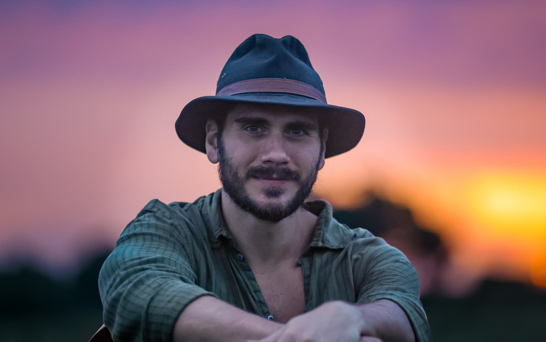 “UM REPERTÓRIO COM INÉDITAS QUE APRESENTAM NOVAS CORES E ESTILOS MUSICAIS”, DIZ GABRIEL SATER SOBRE O ÁLBUM “25 ANOS DE MÚSICA”