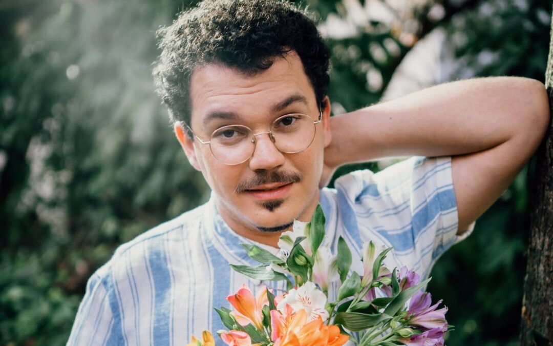 ENTRE MARACATU, JAZZ E XOTE, GIULIANO ERISTON SE CONTRAPÕE À MONOTONIA DE IDEIAS NO ÁLBUM “POLITONIA”