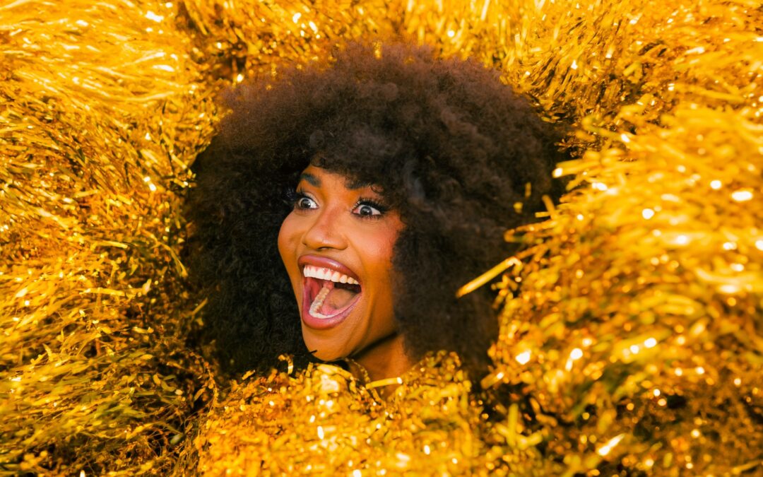 GABY AMARANTOS MISTURA COPA DO MUNDO, SÃO JOÃO E RODEIO EM SEU NOVO PROJETO AUDIOVISUAL “ROCK JUNINO”