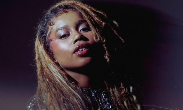 MELLY CHEGA COM FÔLEGO RENOVADO E TRANSFORMA INQUIETAÇÃO EM FORÇA CRIATIVA NO DELICIOSO ÁLBUM “MAIS FORTE QUE A DÚVIDA”