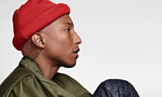 PHARRELL WILLIAMS NÃO APENAS SEGUE A MODA COMO DIRETOR CRIATIVO DA LOUIS VUITTON, ELE A COMPÕE COMO SE FOSSE UM DE SEUS HITS