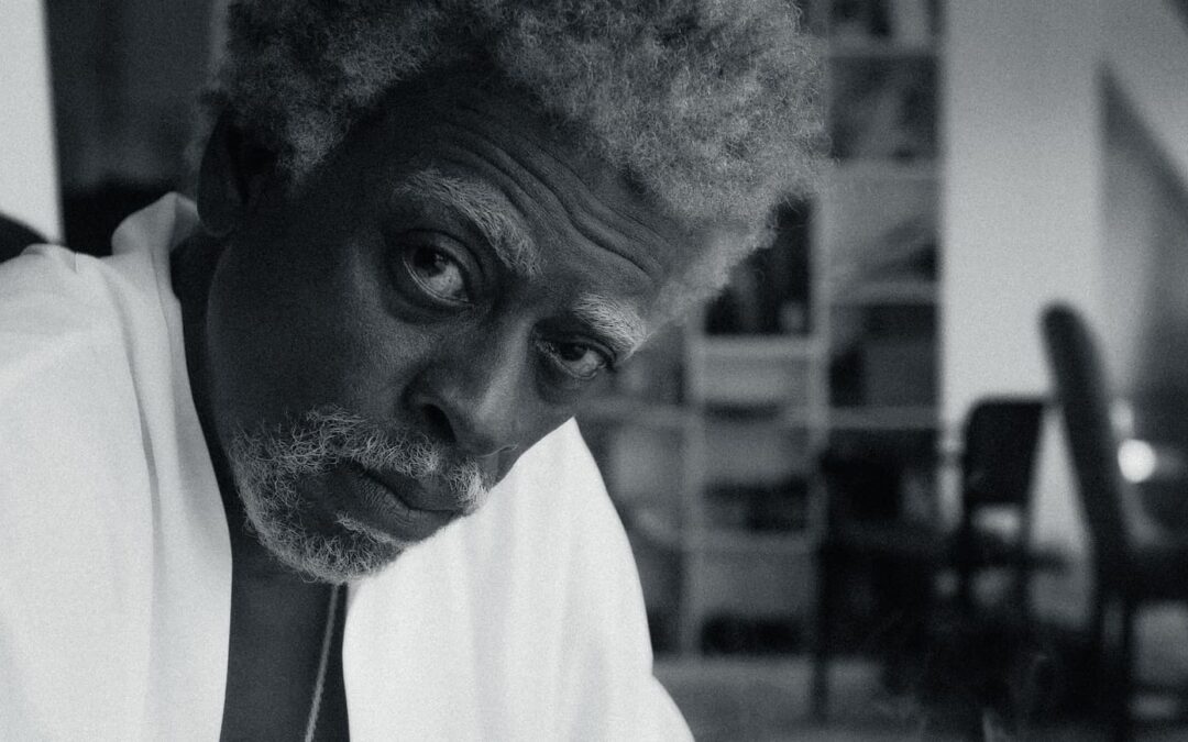 “GOSTO QUANDO A MÚSICA ENCONTRA IMAGENS QUE AMPLIAM O SENTIMENTO DA CANÇÃO”, DIZ SEU JORGE SOBRE O CLIPE DE “GIRL YOU MOVE ME”
