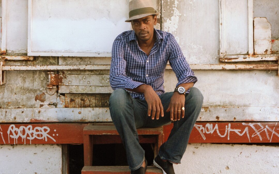 “THE OTHER SIDE”, NOVO DISCO DE SEU JORGE, CHEGA COM MATURIDADE ARTÍSTICA CONSTRUÍDA COM RIGOR E SENSIBILIDADE