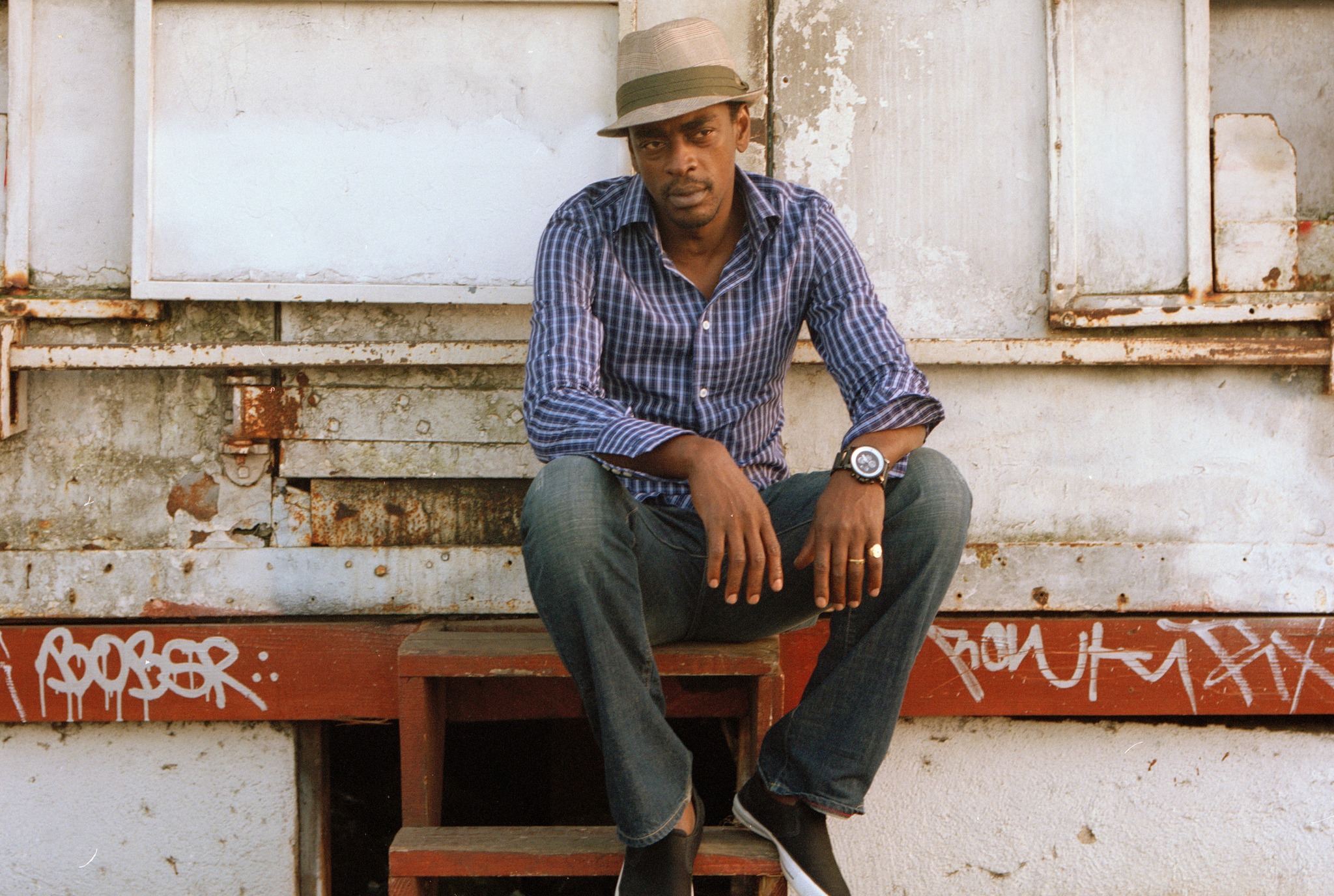 “THE OTHER SIDE”, NOVO DISCO DE SEU JORGE, CHEGA COM MATURIDADE ARTÍSTICA CONSTRUÍDA COM RIGOR E SENSIBILIDADE