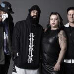 BAIANASYSTEM APRESENTA NOVAS VERSÕES DO DISCO GANHADOR DO GRAMMY LATINO EM “O MUNDO DÁ VOLTAS DANDO VOLTAS PELO MUNDO”