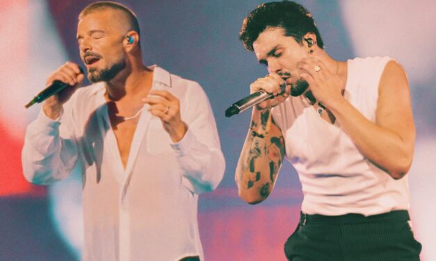 RICKY MARTIN REVISITA A PROFUNDIDADE EMOCIONAL NA VERSÃO EM PORTUGUÊS DE “ESTRANHO”, AO LADO DE LUAN SANTANA