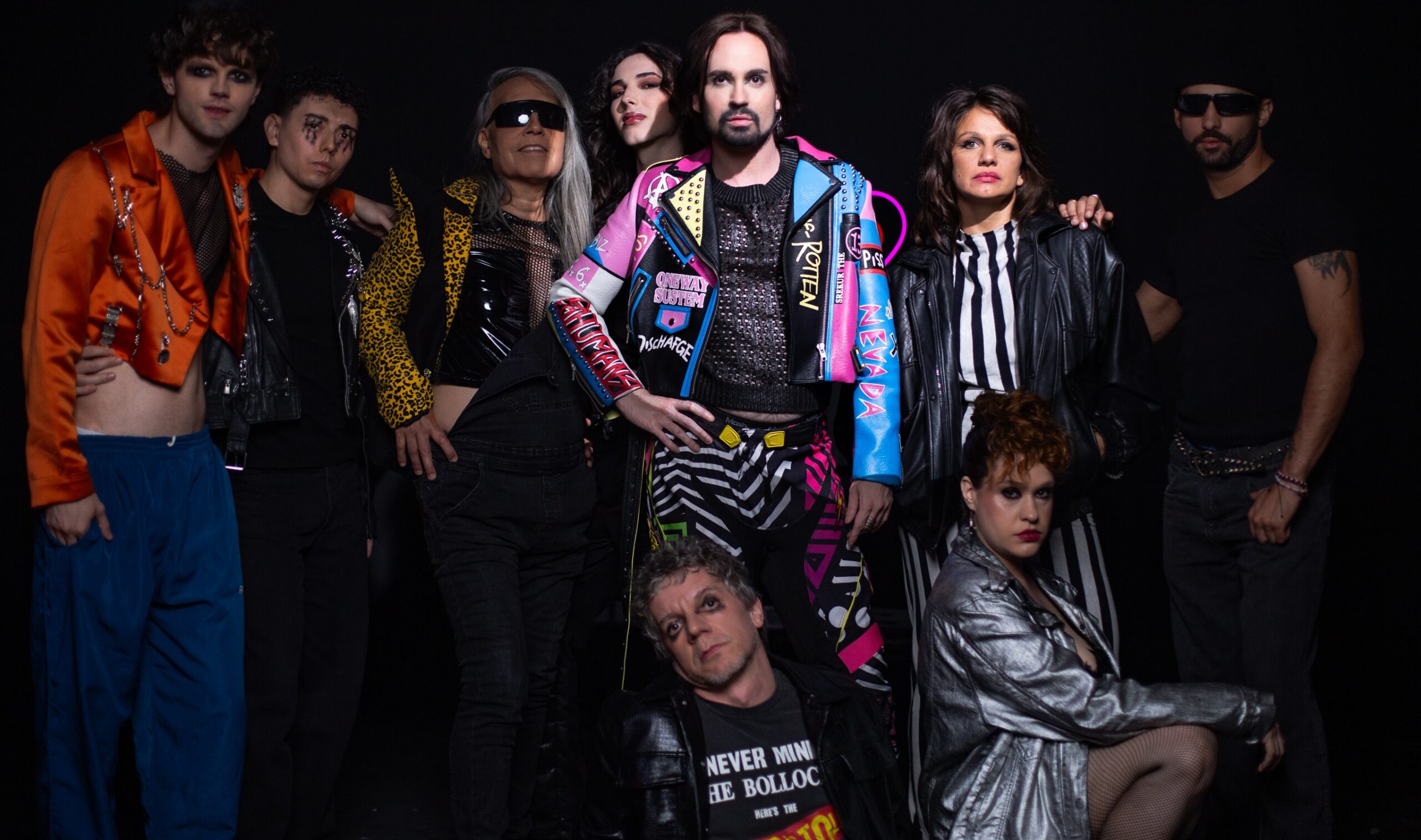 JOHNNY HOOKER LANÇA CLIPE DO SINGLE “2 PUNKS NEON”, UMA ODE À JUVENTUDE REBELDE E UMA HOMENAGEM ÁS VITIMAS DO HIV/AIDS