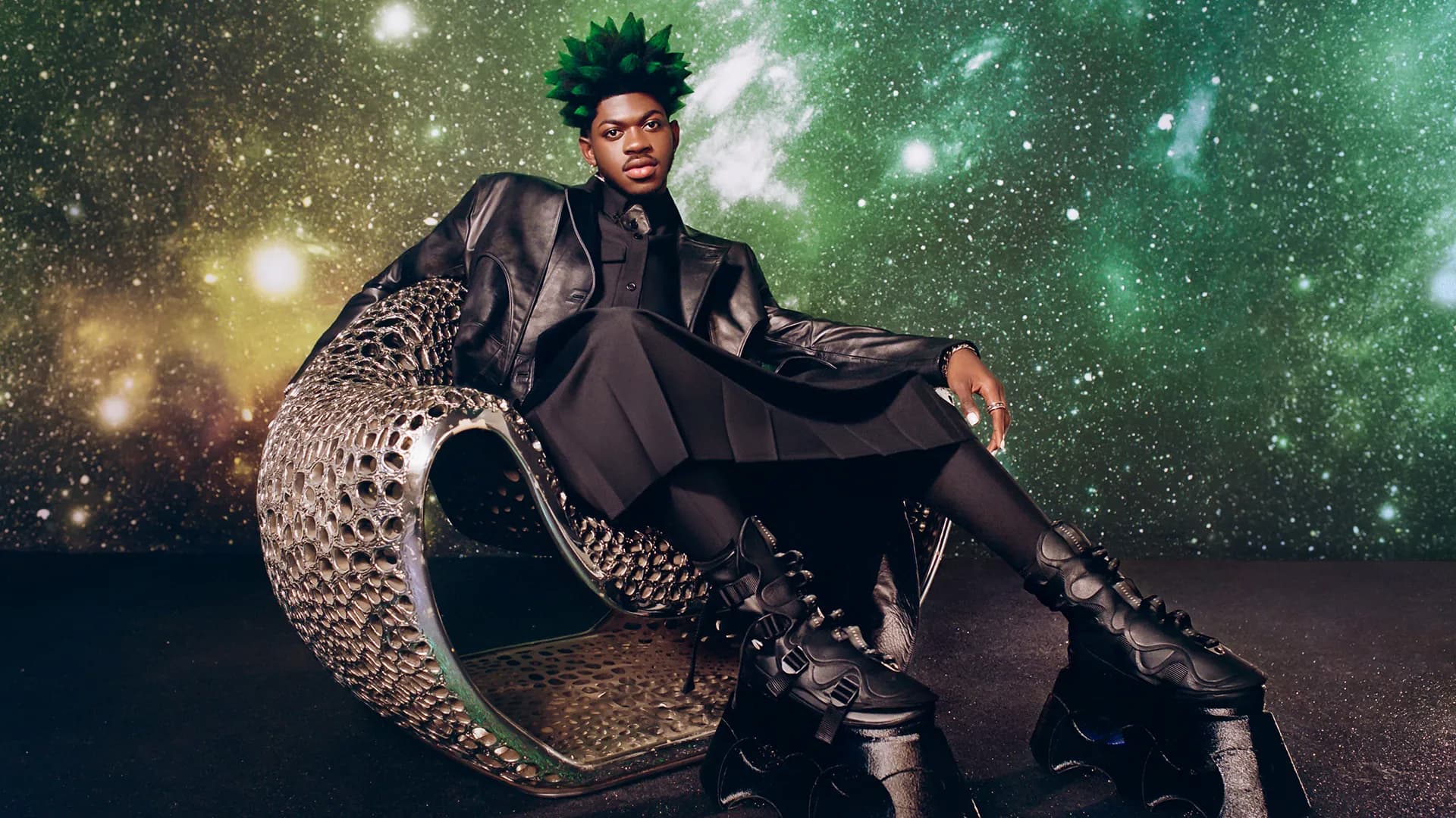 O TERROR DO VESTUÁRIO CONSERVADOR – A EVOLUÇÃO INDOMÁVEL DO RAPPER LIL NAS X