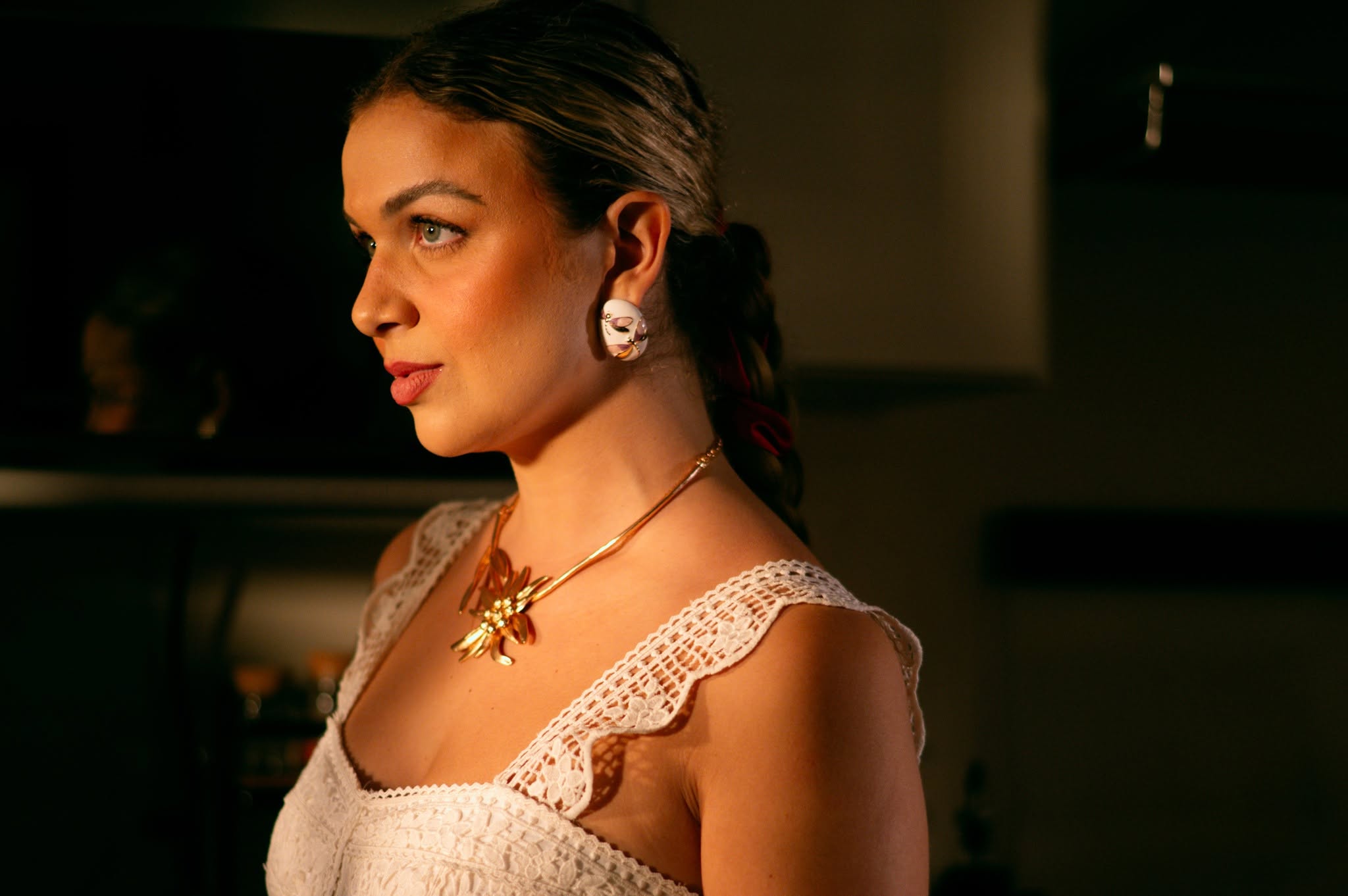 CALI REVIVE OS PRIMEIROS CAPÍTULOS DE SUA TRAJETÓRIA NO AFETIVO CLIPE DO SINGLE “QQ CÊ SABE DE MIM”