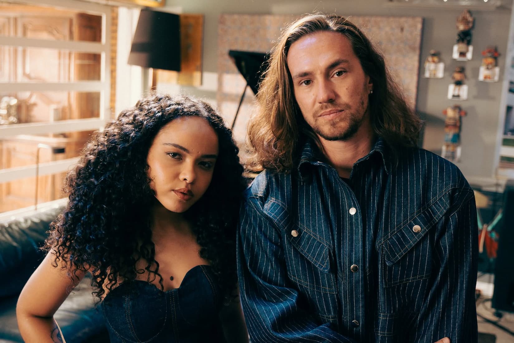 “SEMPRE ENXERGUEI A MÚSICA DE FORMA LITERAL, COMO UM CASAL DISCUTINDO A RELAÇÃO”, DIZ VITOR KLEY SOBRE “ABALO PSICOLÓGICO” FEAT COM JOYCE ALANE