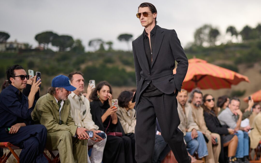 ZEGNA TRANSMITE LEVEZA E SOFISTICAÇÃO NO DESFILE DA COLEÇÃO “LA VILLEGGIATURA”, NO PÍER MALIBU