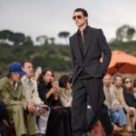 ZEGNA TRANSMITE LEVEZA E SOFISTICAÇÃO NO DESFILE DA COLEÇÃO “LA VILLEGGIATURA”, NO PÍER MALIBU