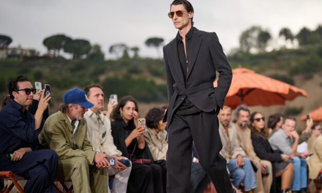 ZEGNA TRANSMITE LEVEZA E SOFISTICAÇÃO NO DESFILE DA COLEÇÃO “LA VILLEGGIATURA”, NO PÍER MALIBU