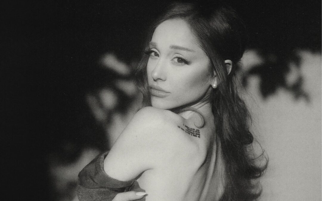 ARIANA GRANDE ANTECIPA SEU NOVO ÁLBUM COM O LANÇAMENTO DO CLIPE DE “HATE THAT I MADE YOU LOVE ME”