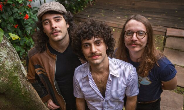COLOMY APRESENTA NOVAS EXPERIÊNCIAS E AMADURECIMENTO ARTÍSTICO NO SEGUNDO ÁLBUM DA CARREIRA “PRA QUEM ANDOU PERDIDO”